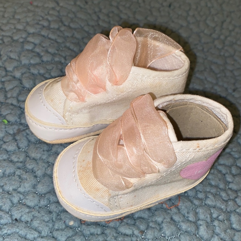 Newborn girl booties